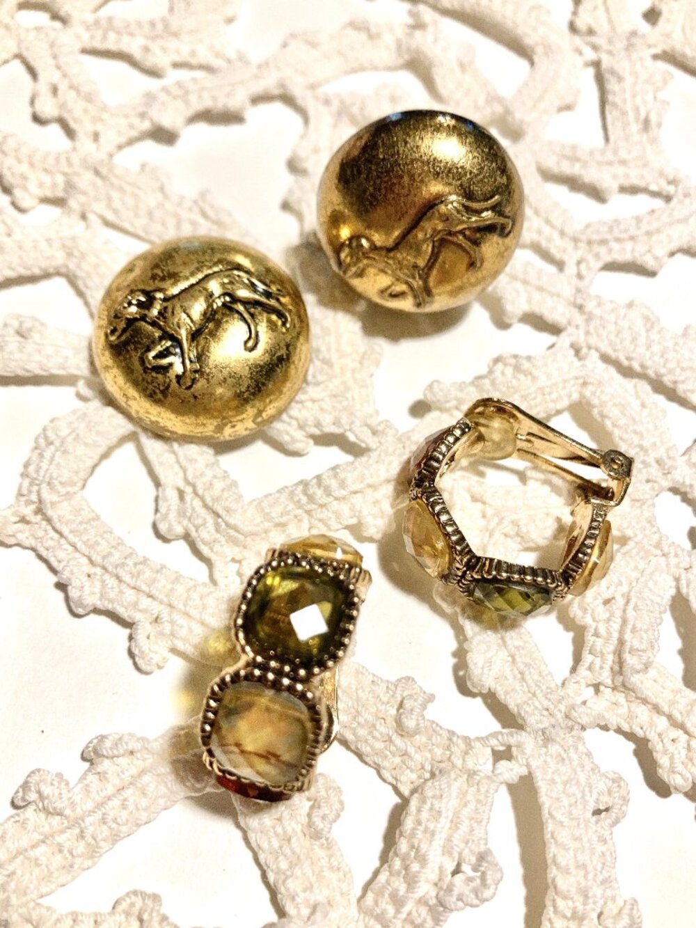Two pairs of Classy Goldtone Clips